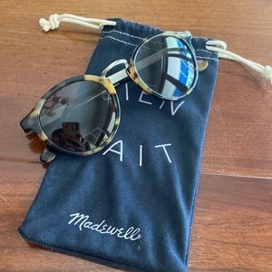 Madewell sunglasses with dust bag